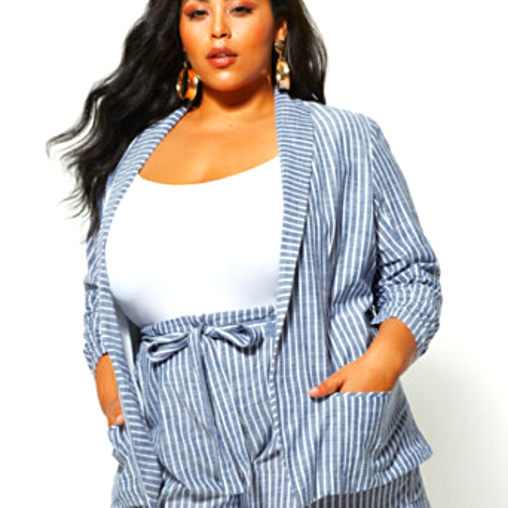 Fashion 2 Figure Chambray shorts.